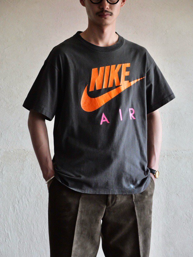 1990's Vintage NIKE Printed T-shirt "AIR" Made in USA.