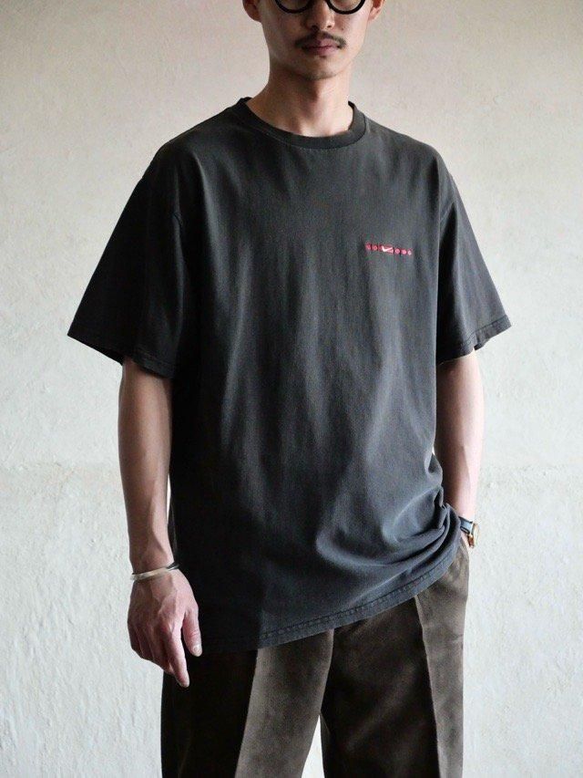 00's NIKE Embroidered T-shirt "&#10004;&#65038;" Made in Canada.