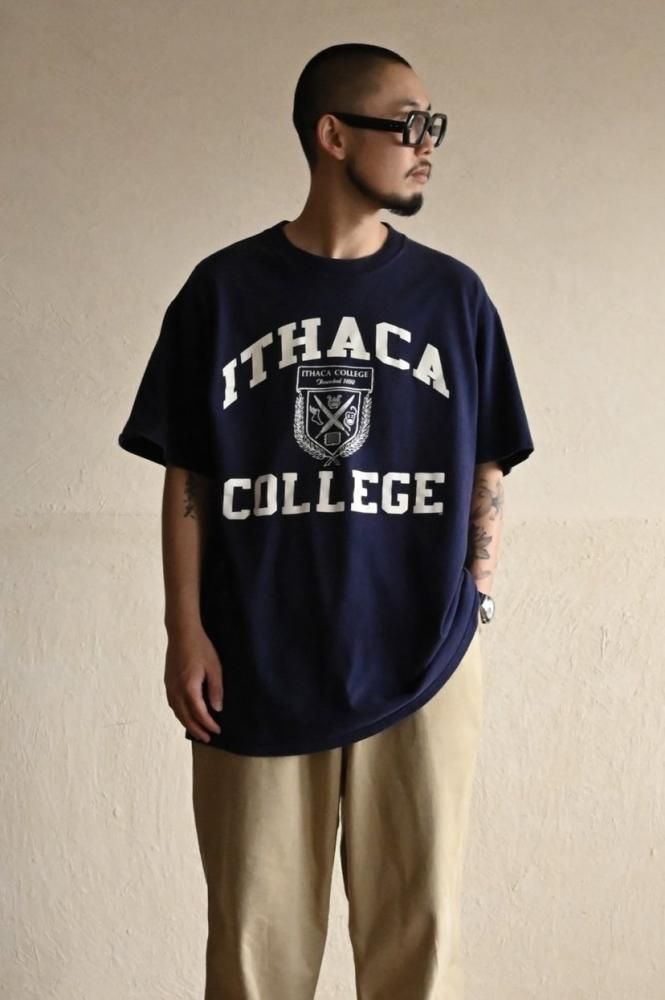 1990's Vintage Russell Printed T-shirt
" ITHACA COLLEGE " Cotton100% / USA