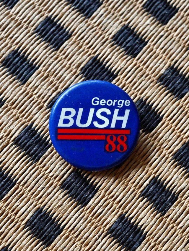 Vintage PinBack Button "George BUSH 88"