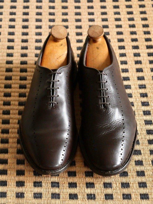 AllenEdmonds HASFINGS Hole-cut Leather Shoes