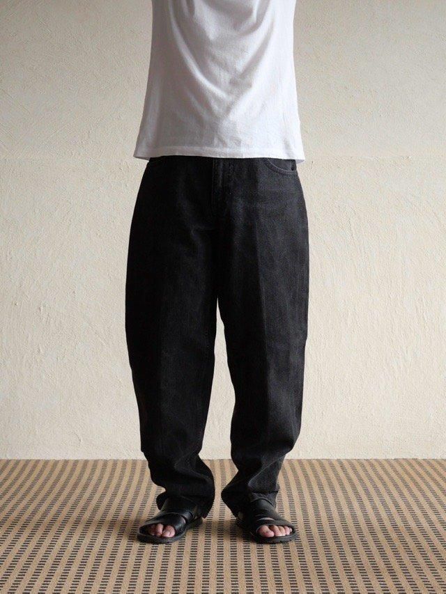 1995s Vintage Levi's 560 Black Jeans