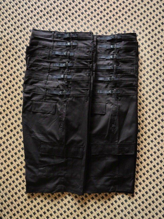 "DeadstockRemake" U.S.SPEC Black Cotton Rip Cargo Pants, Made in USA.