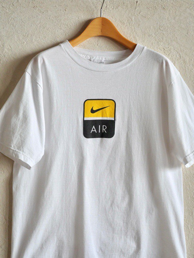 1990's Vintage Printed T-shirt "NIKE AIR" 100% Cotton, Made in USA.