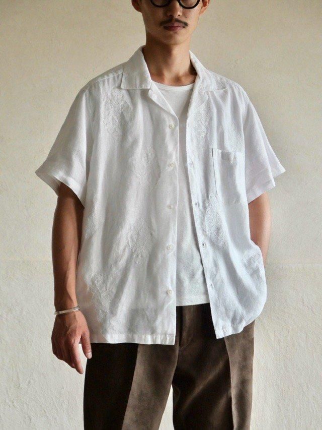 Early00's BananaRepublic Embroidered Summer Shirt, 100% Linen Cloth