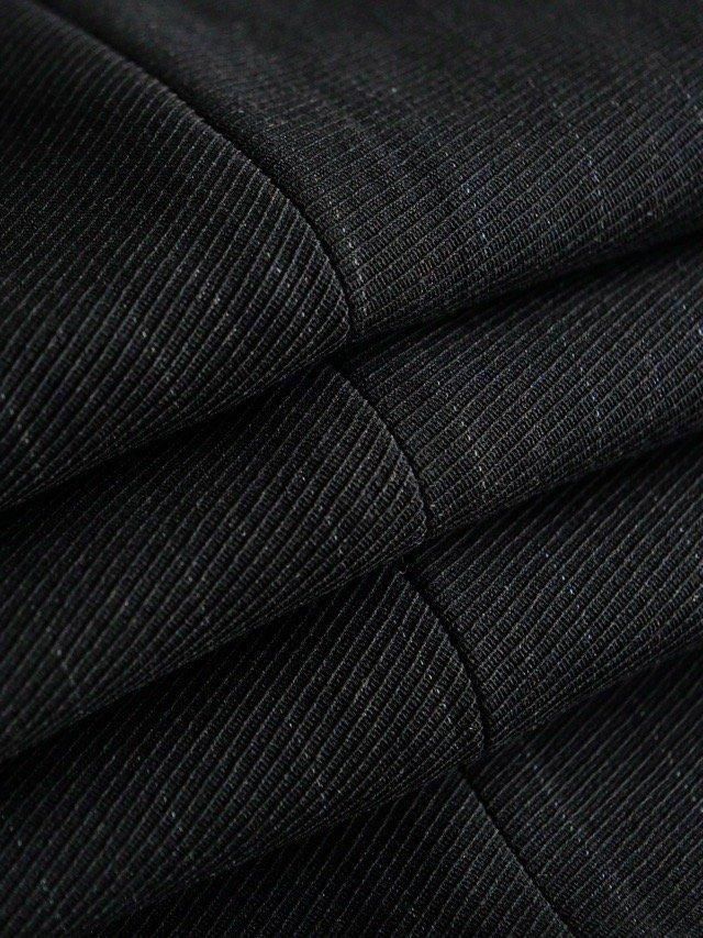 00's ARMANI COLLEZIONI
Special Fabric Soft-Trousers, Made in Italy.