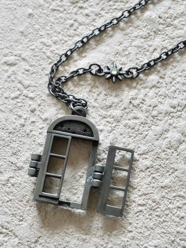 Vintage Necklace "DISNEY DOOR"