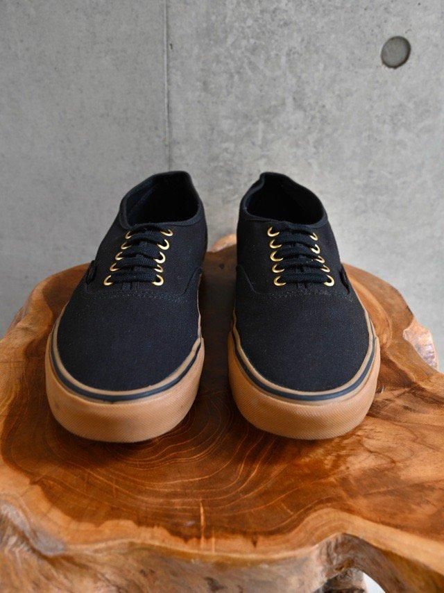 VANS AUTHENTIC Black Canvas & Gum Sole