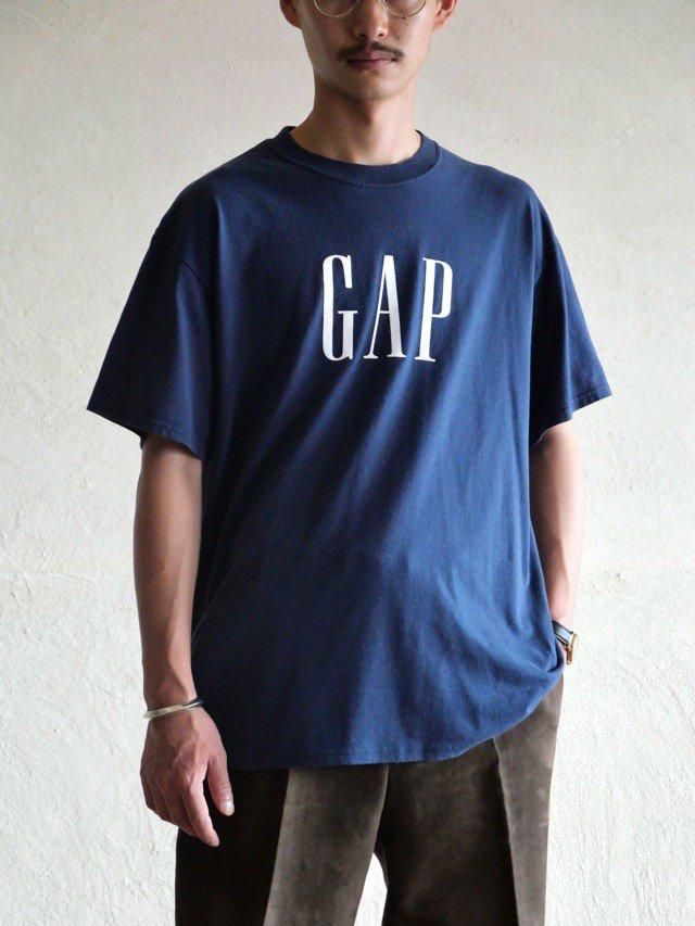 GAP Printed Staff T-shirt "Holiday Crew"