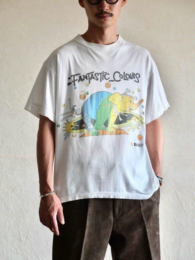 1990's Vintage Printed T-shirt "Fantastic Colours"