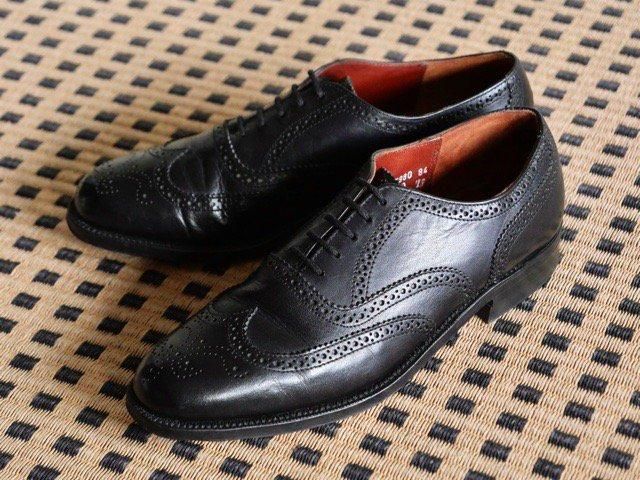 1980's Vintage Hartt Leather Shoes Black,
Made in Canada.