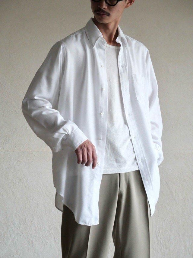 &#8226;1970's Vintage BrooksBrothers 
"MAKERS BrooksWeave" 
Light-OXford B.D. Shirt, Made in USA