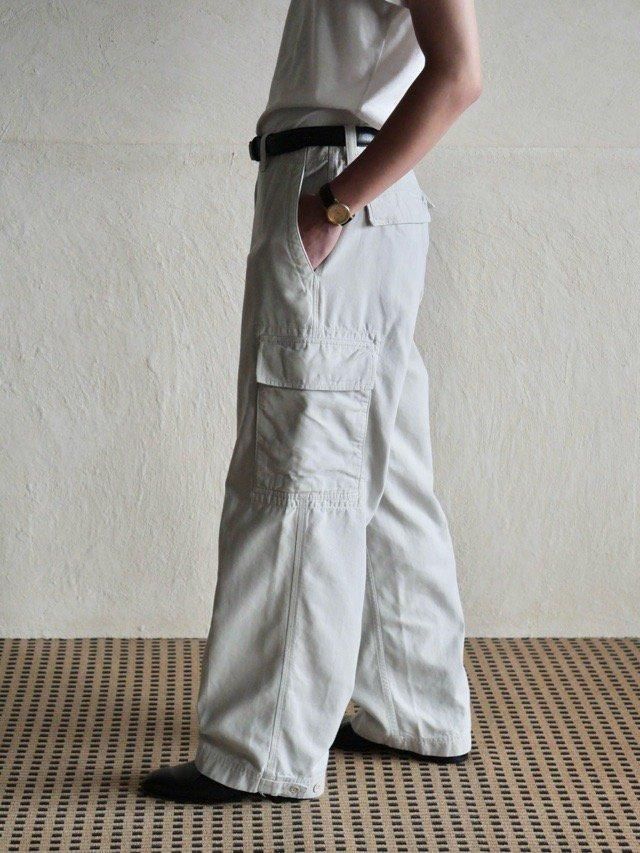 00's GAP Loose Fit Cargo Pants
Light Canvas / White
