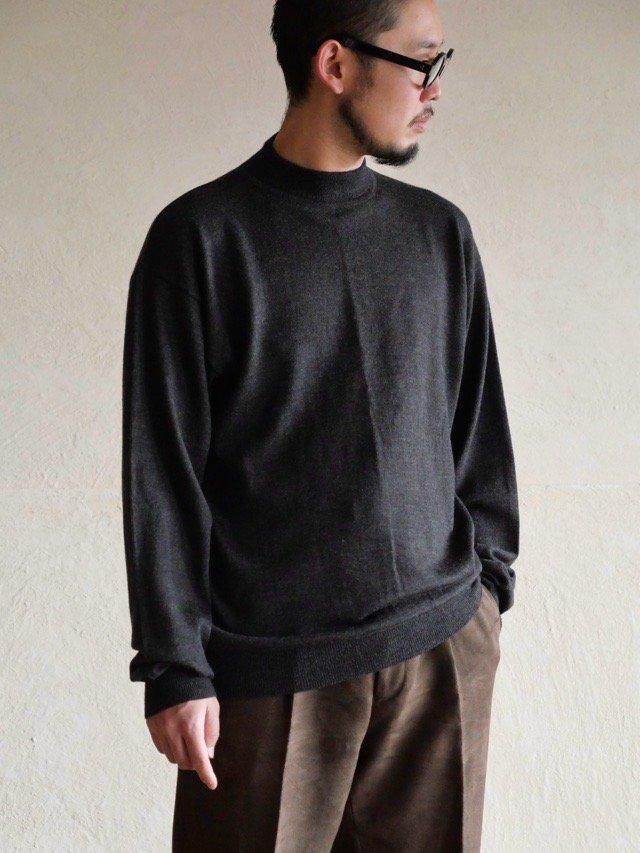 00's  EXPRESSION Wool Mock-neck Knit Sweater