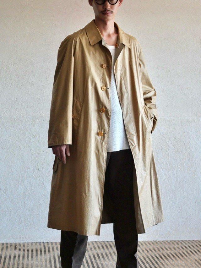 1980's Italian Vintage Balmacaan Coat
"Reversible & Coated Cotton Poplin"