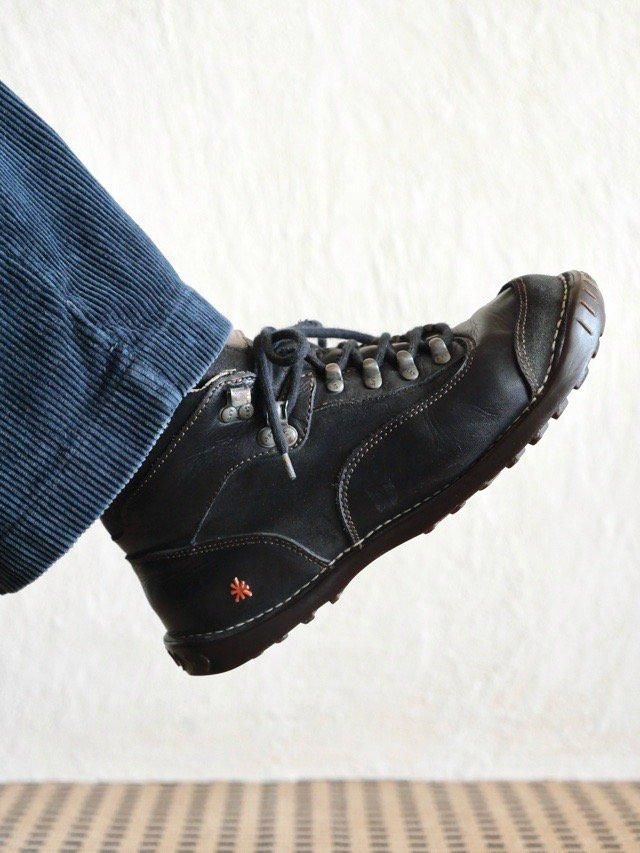 art Trekking Leather Black Boots