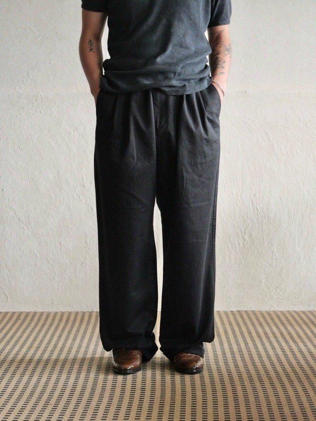 00's GAP 2tucks Chino Trousers "Black"