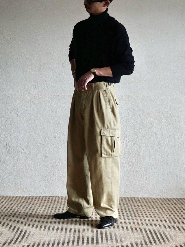 1990's Vintage RalphLauren
Hard Cotton Twill Cargo Trousers, Made in Italy.