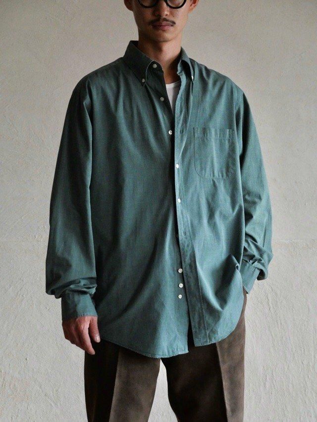 90's Vintage BrooksBrothers Dress Shirt 
100% Cotton Broad Cloth, Made in USA Green