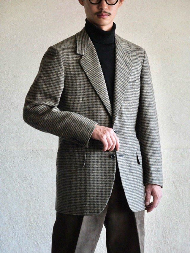 1980's Vintage "Neiman-Marcus"
Taiored Tweed Jacket, Brown Houndstooth