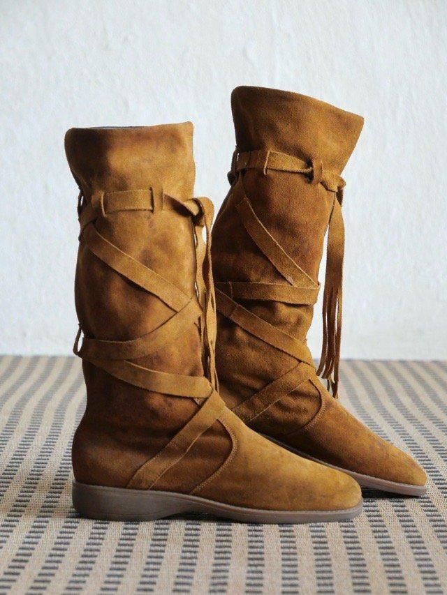 90~00's Euro Suede Belted Boots