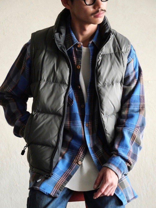 00's GAP Reversible Down Vest