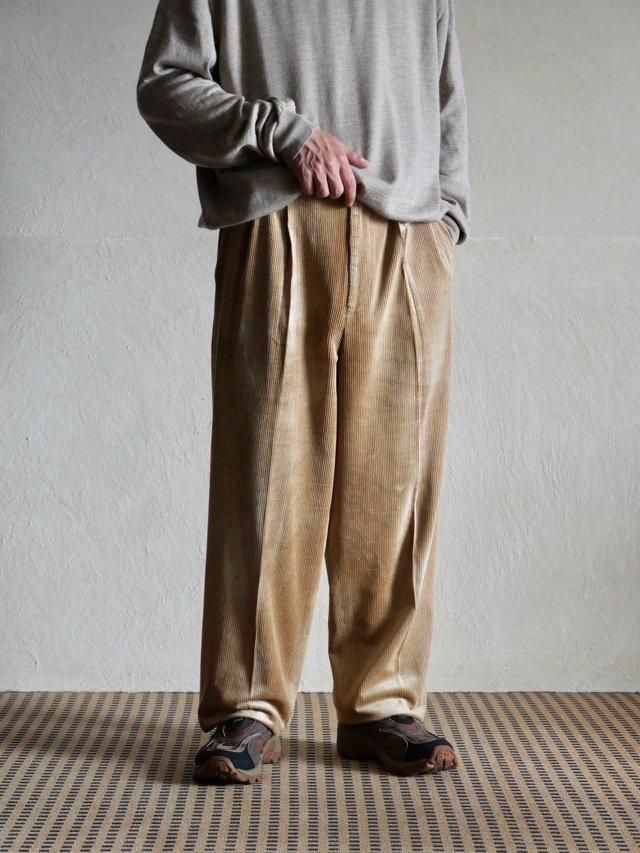 1990's Vintage "Winter Silk"
65%Silk & 35%Cotton Wide-Wale Corduroy Trousers