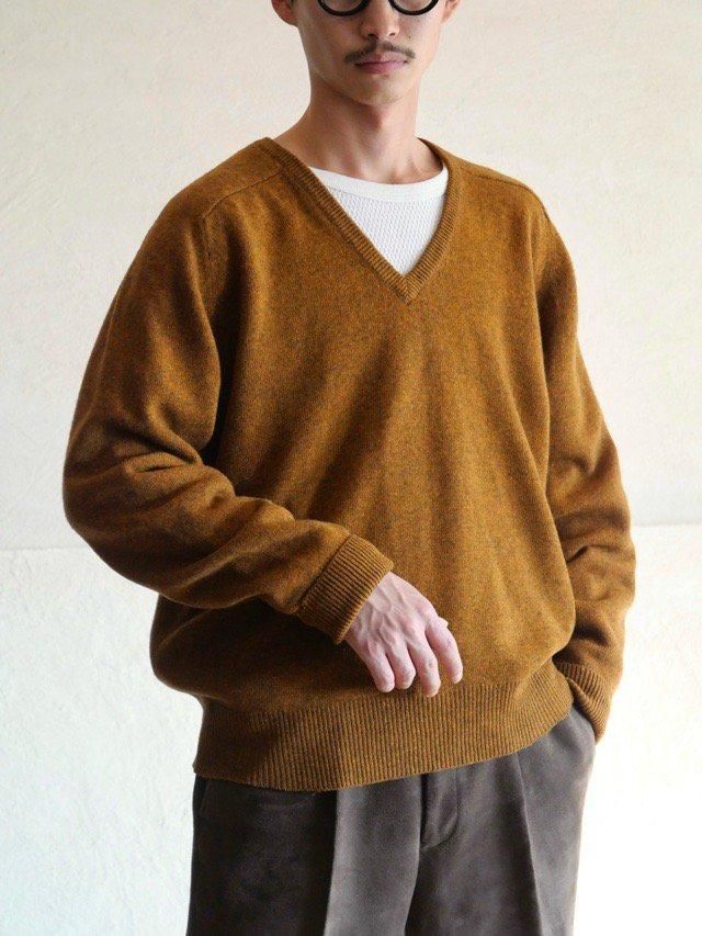 "70s PURITAN" V-neck Lambs Wool Sweater, Yellow-Brown