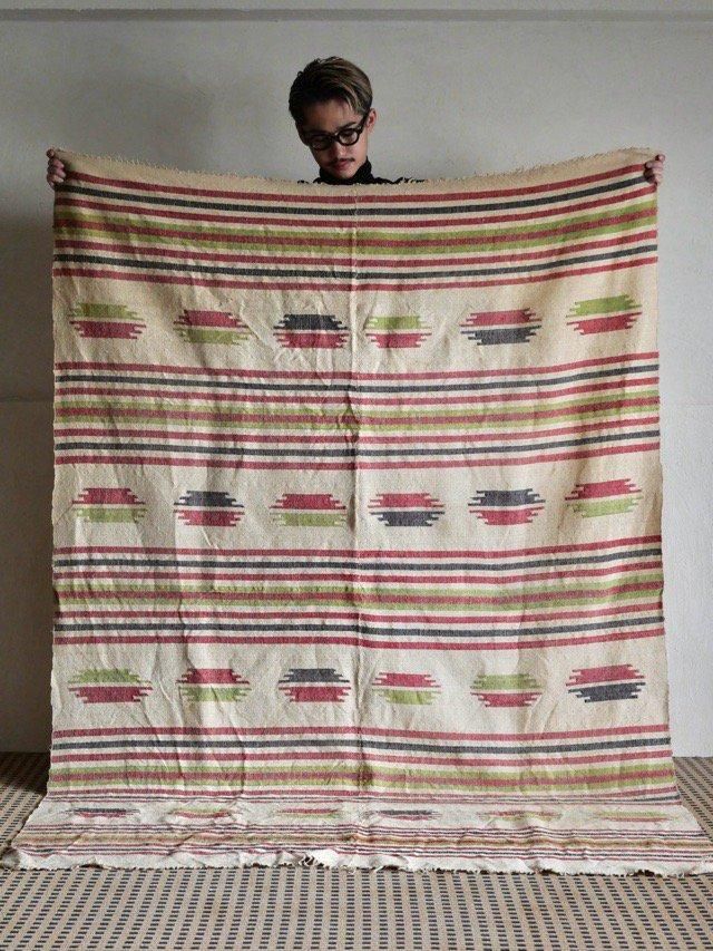 Vintage Border Wool Rag