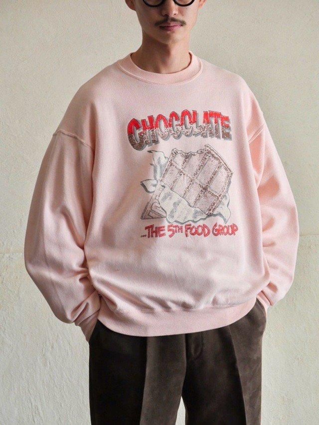 1980's Vintage Printed Sweat Shirt
"CHOCOLATE & Pink Body" Made in USA.
