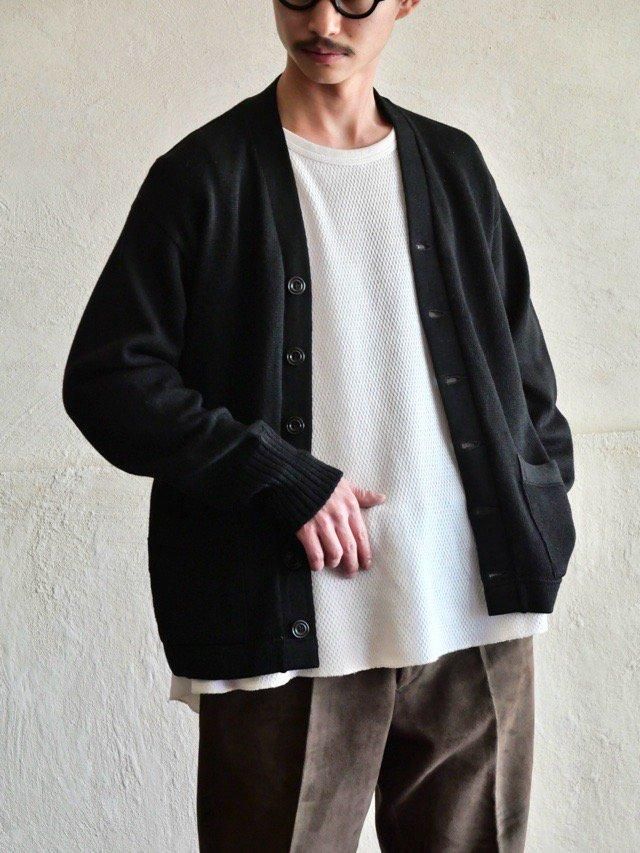 1960's Vintage Non-lettered Sweater "Black"