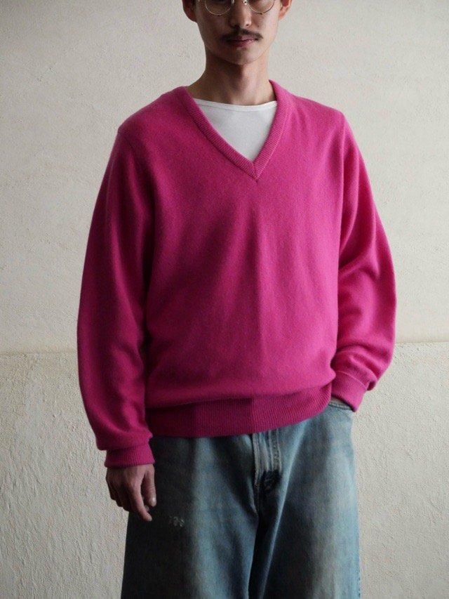 1980's Vintage Ballantyne Knit Sweater,
100% Pure Cashmere / SHOCKING PINK