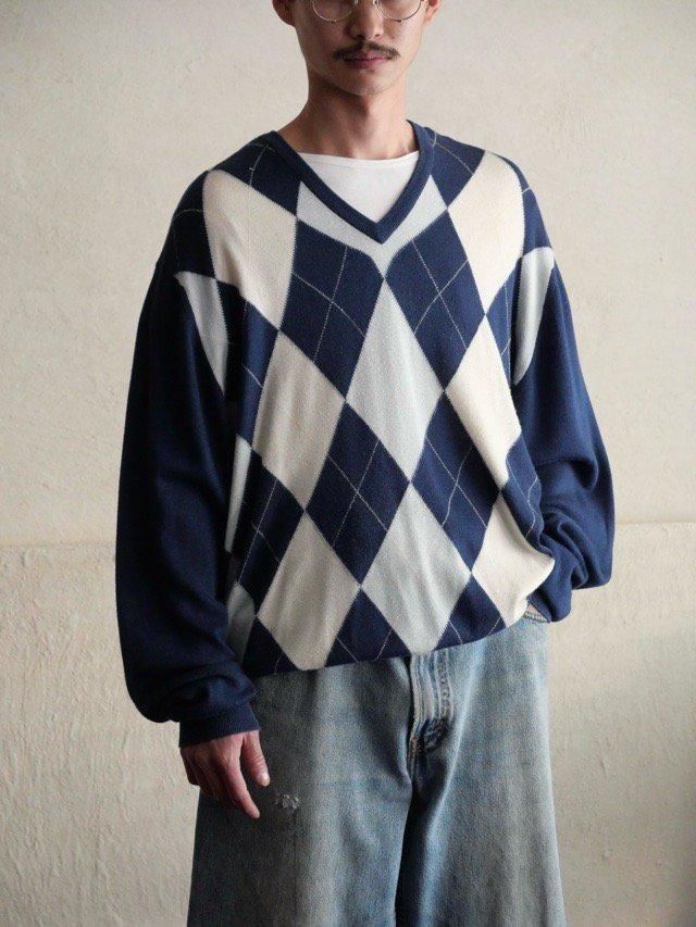 1990~00's Vintage Ballantyne Knit Sweater,
50% Silk  50% Cotton / Navy Argyle