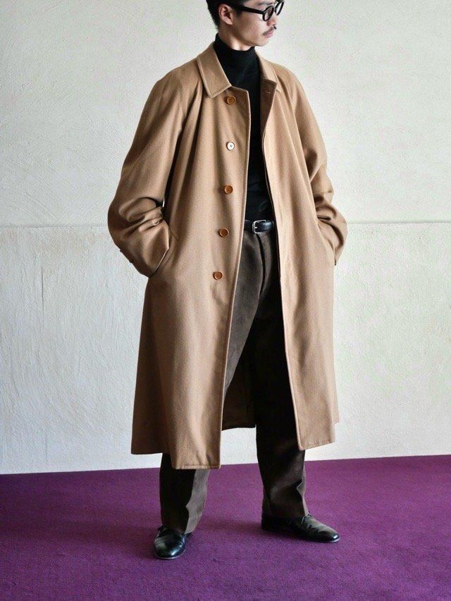 1980's Vintage Belvest  Loro Piana
Wool & Cashmere Balmacaan Coat