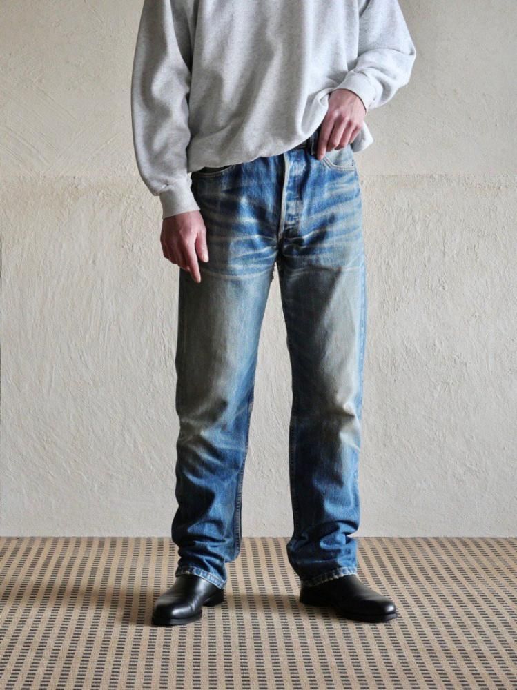 01's Levi's501, Made in USA. "Hard Fade"