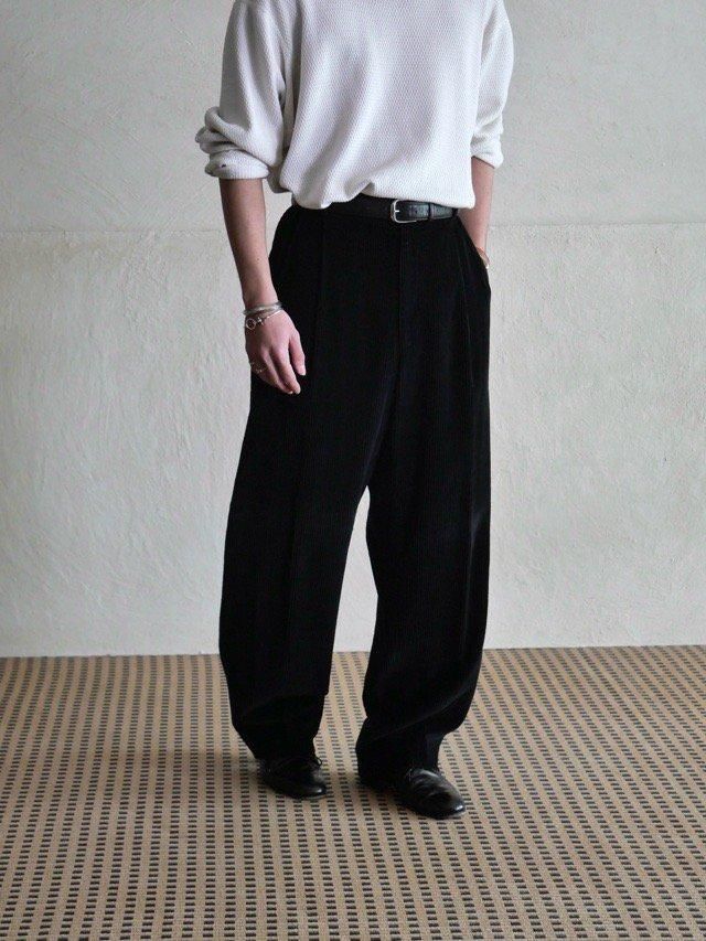 00's 2tucks Black Corduroy Trousers