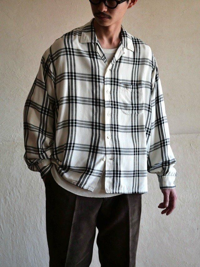 1950s Vintage MANHATTAN Rayon Open-collar Shirt