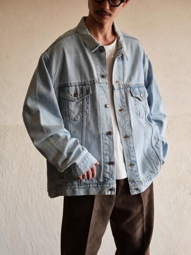 1995's Vintage Levi's 70507-0334 Denim Trucker Jacket, Made in USA.