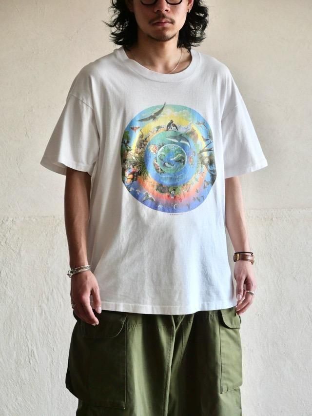 1994's Vintage Printed T-shirt, Human-i-Tees "The World Animals" / Made in USA.