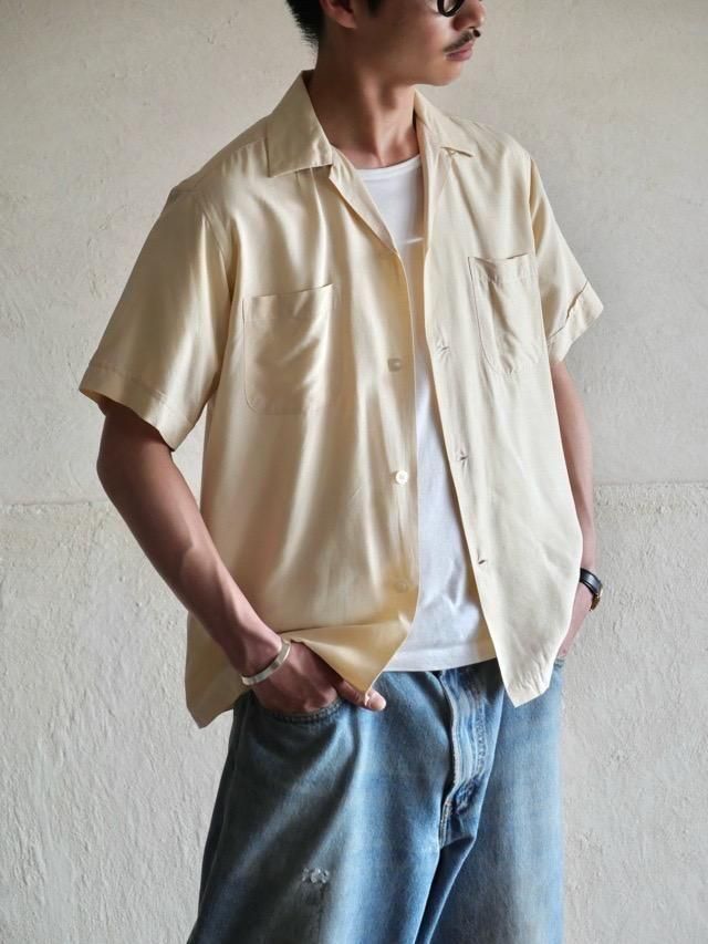 1970's Vintage Open-Collar Shirt "100% SILK"