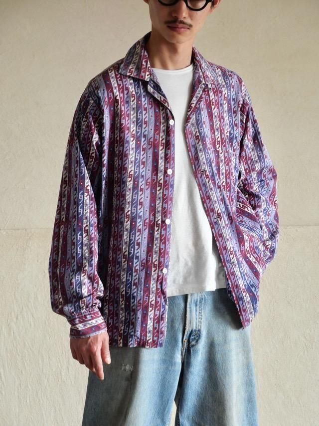 1960's Canadian Vintage SEARS(Simpson's) 
Cotton Printed Shirt "Indonesian Batik Imitation"