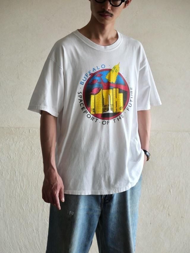 "&#128760;&#128760;&#128760;"1990~00's Vintage Printed T-shirt, 
Buffalo spaceport of the future