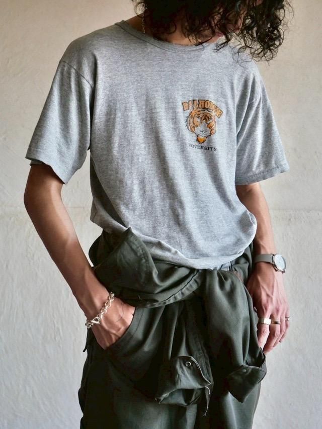 1990s Champion Printed T-shirt Tiger" Made in Canada.