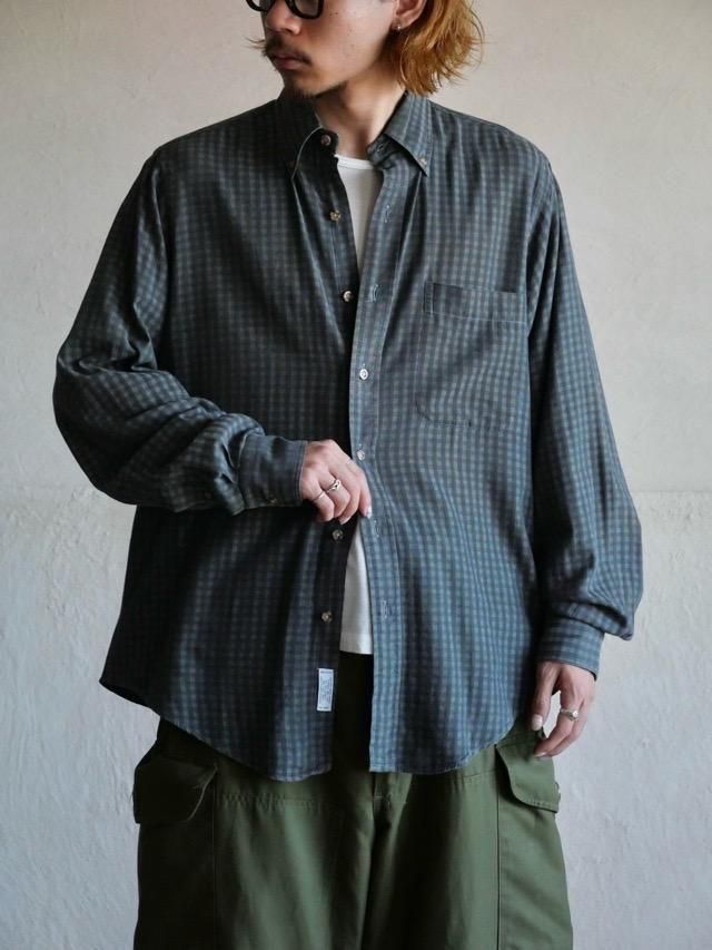 1990s Saks Fifth Avenue Dark Tone Check Shirt