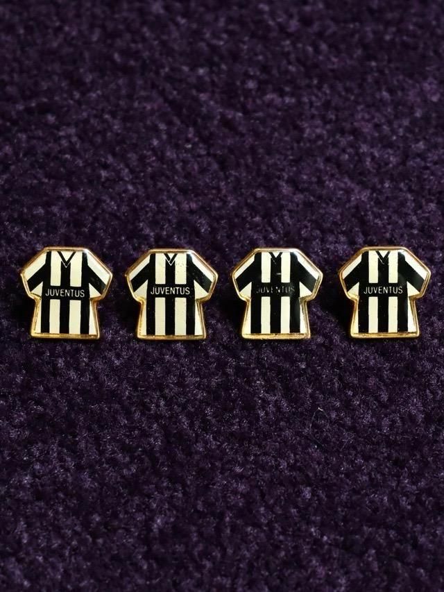 Italian Vintage Pins "JUVENTUS"