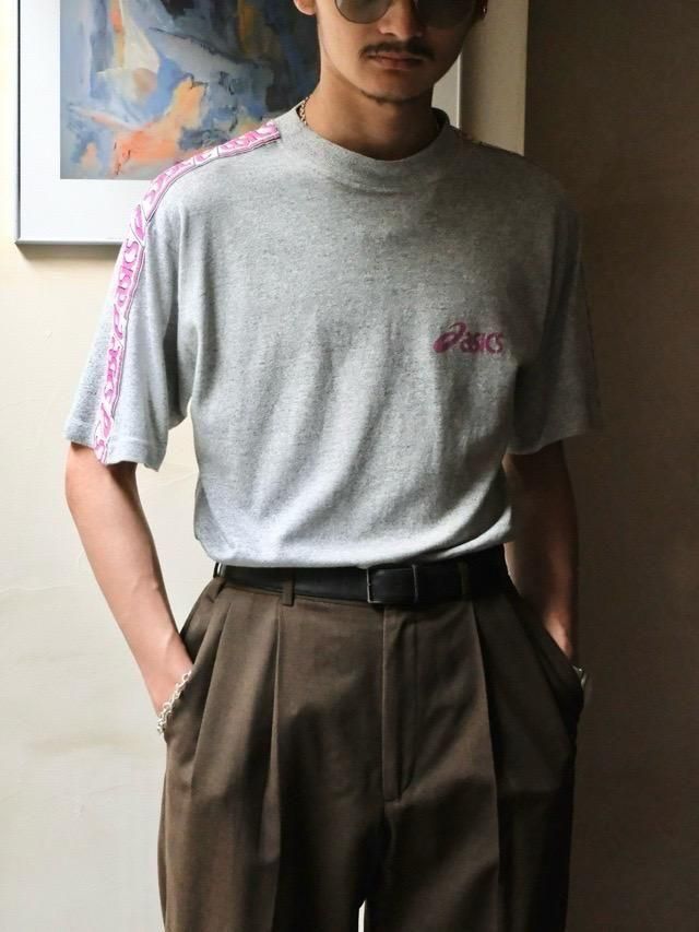 1990's Italian Vintage asics T-shirt Heather-Grey & Pink