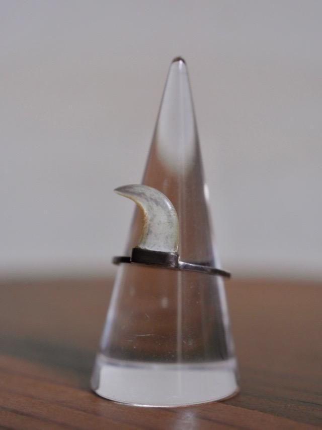 Silver845 & Shell Claw-motif Ring
