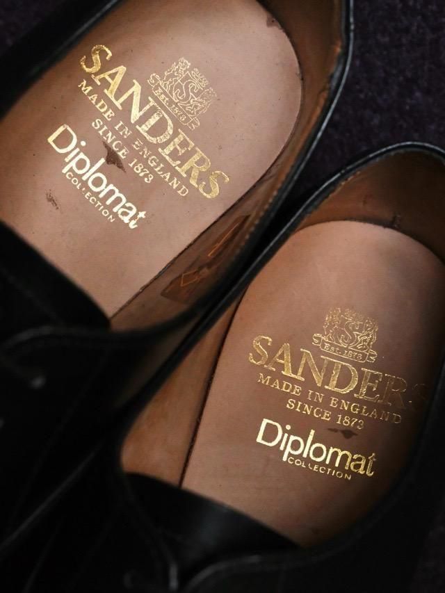 SANDERS Diplomat Dress Shoes, Made in England.