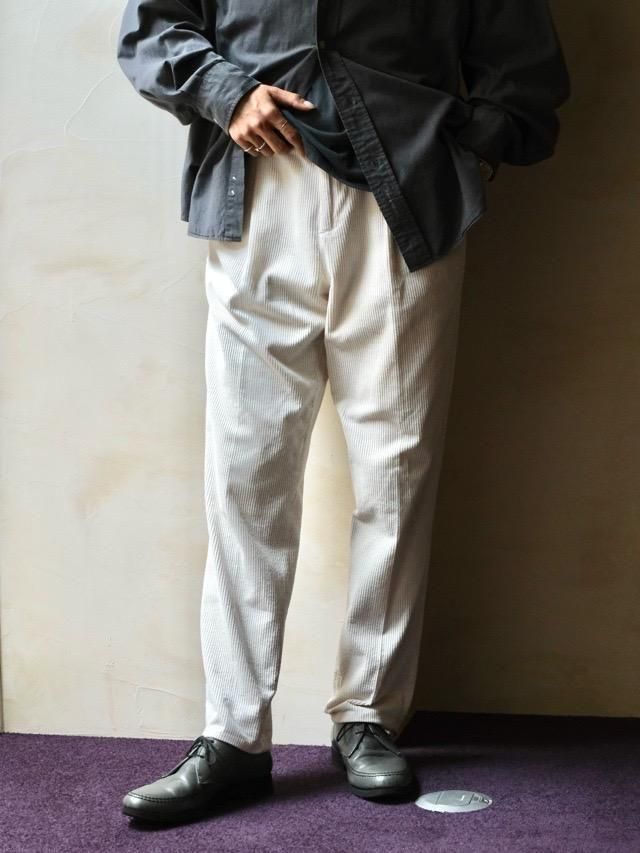 "BRUNELLO CUCINELLI"
Wide-Wale & SOFT Corduroy Trourers, Ivory