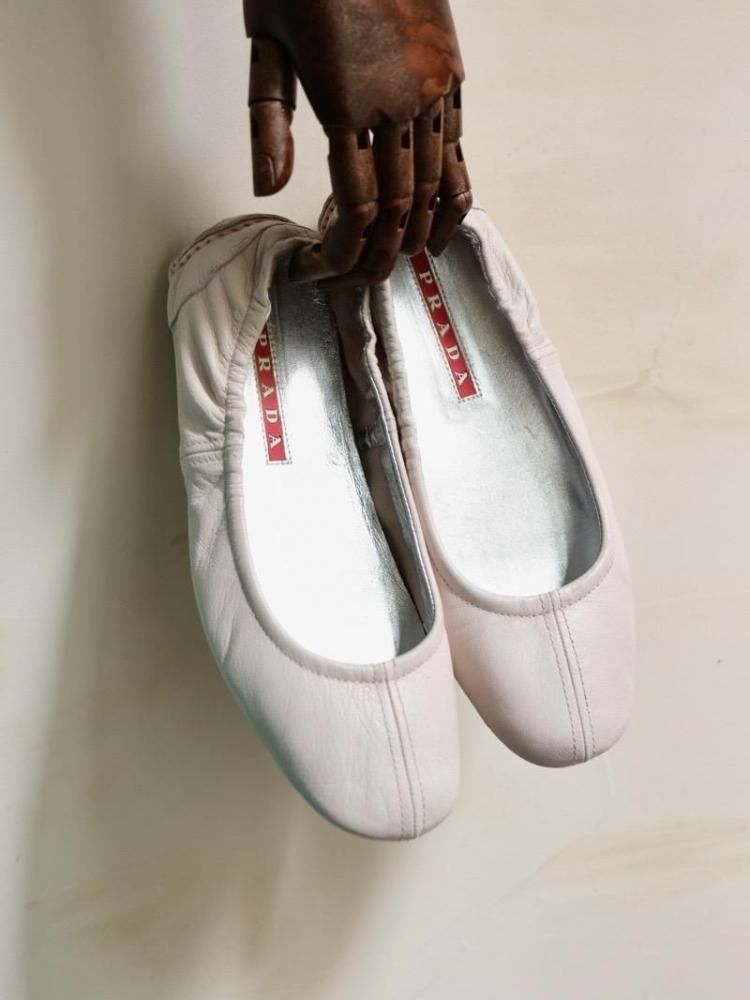 PRADA Leather Flat Shoes "Pale-Pink"
Made in ITALY. / size 36
